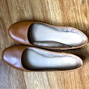 Universal Thread Flats